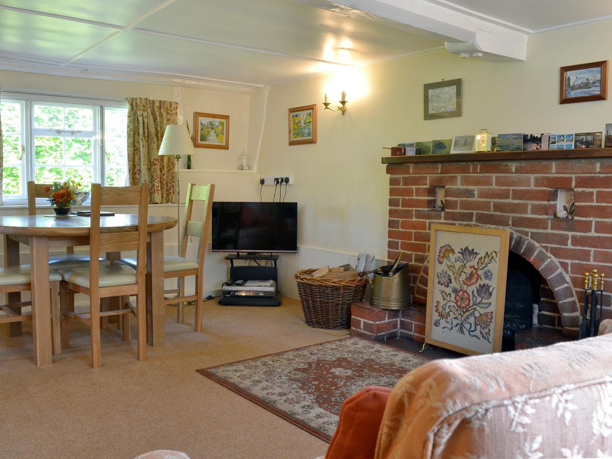 October Cottage Collingbourne Kingston Εξωτερικό φωτογραφία
